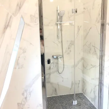 Elegance Haussmanienne - Moderne Au Coeur De شقة